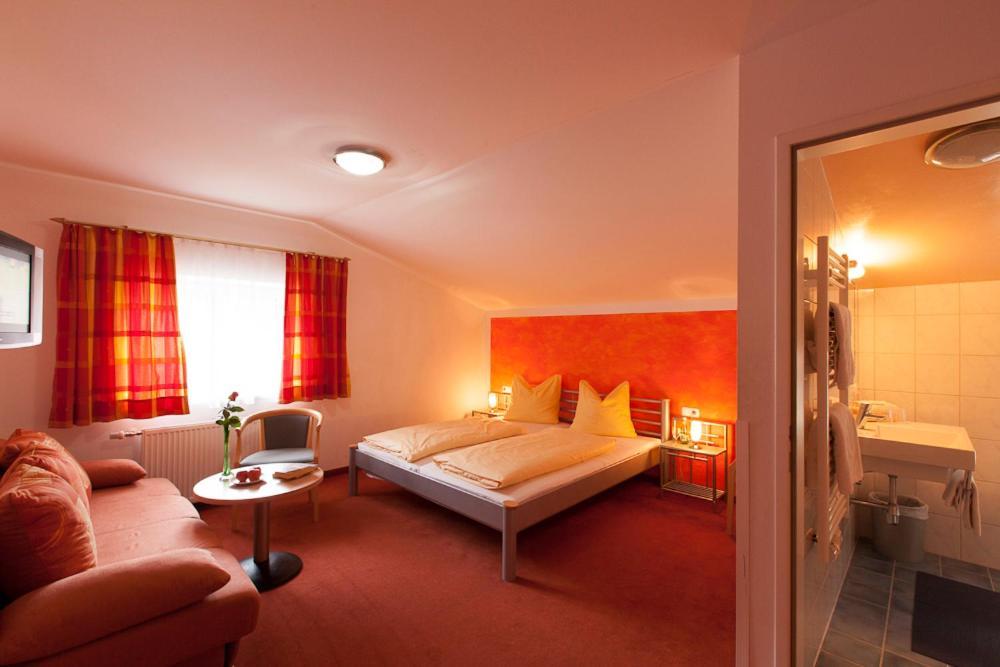 Holzgauerhof Bed & Breakfast ภายนอก รูปภาพ